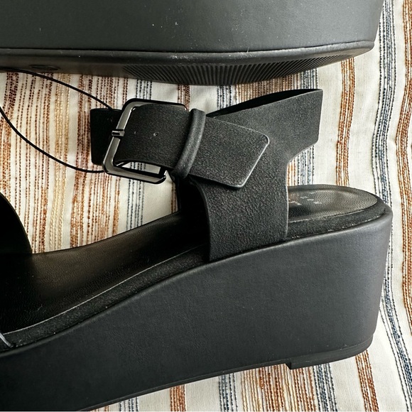 A New Day Platform Sandals Black - Picture 4 of 5